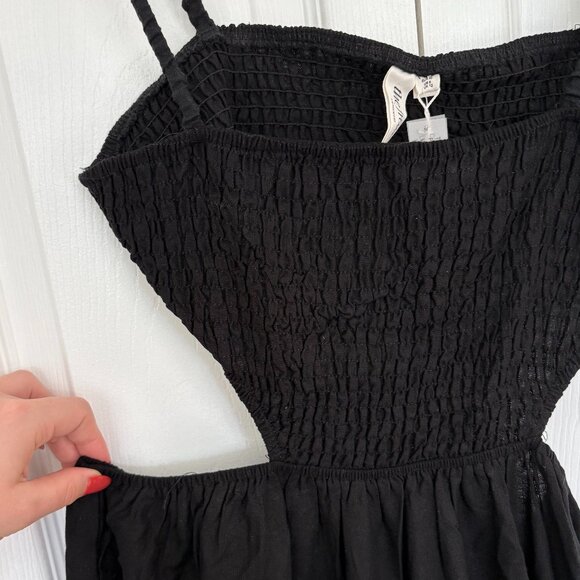 The Frolic exclusive cut out maxi summer dress in black, US Size 8 - Picture 5 of 8